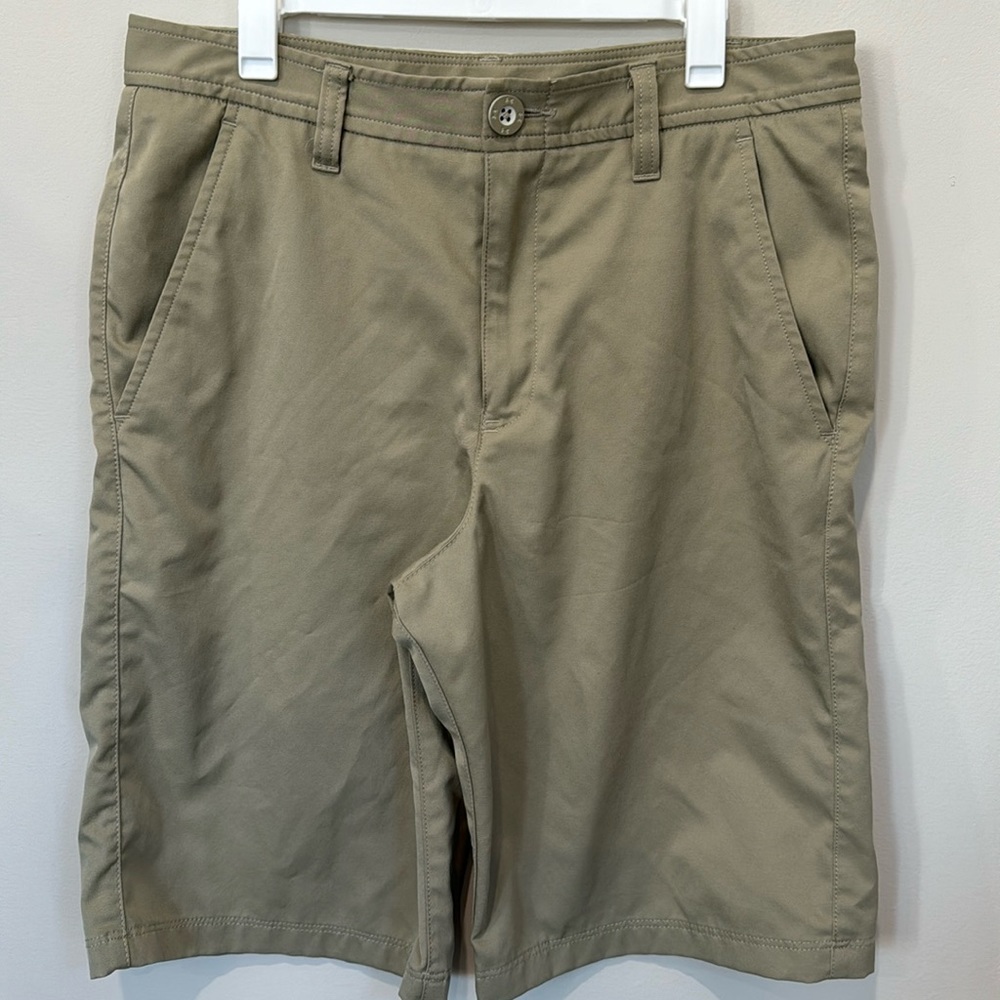 Under Armour khaki shorts | Golf | boys size 18